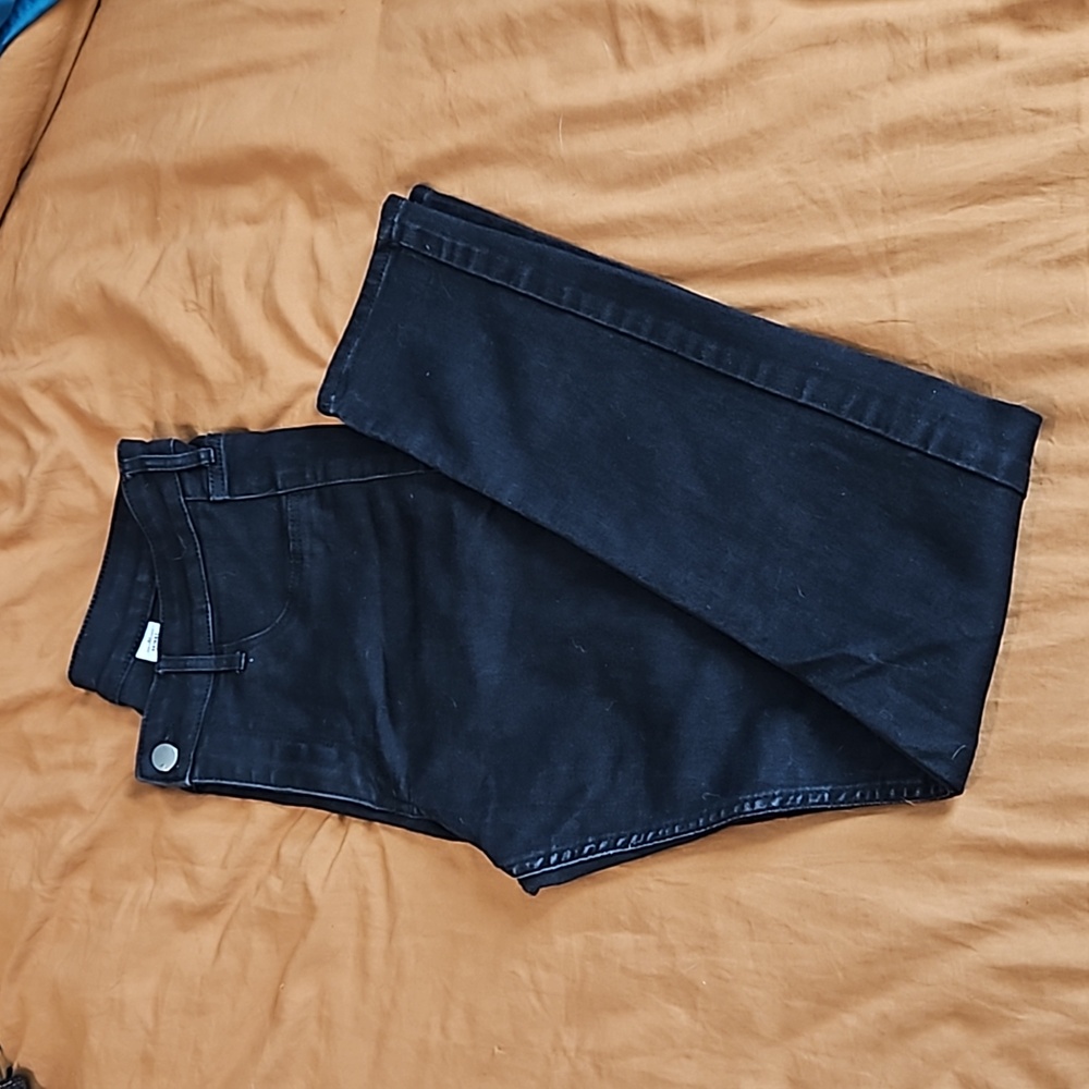 SKINNY BLACK JEANS
